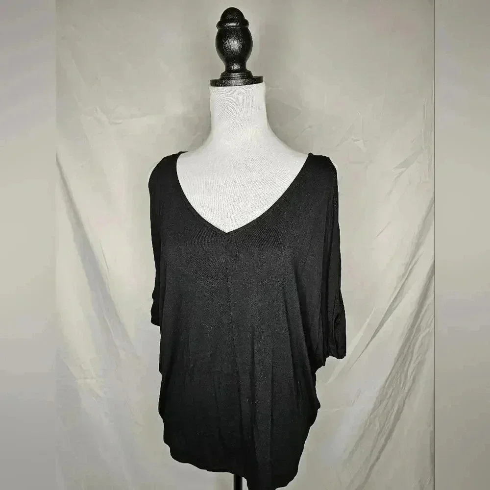 Cupio black tee